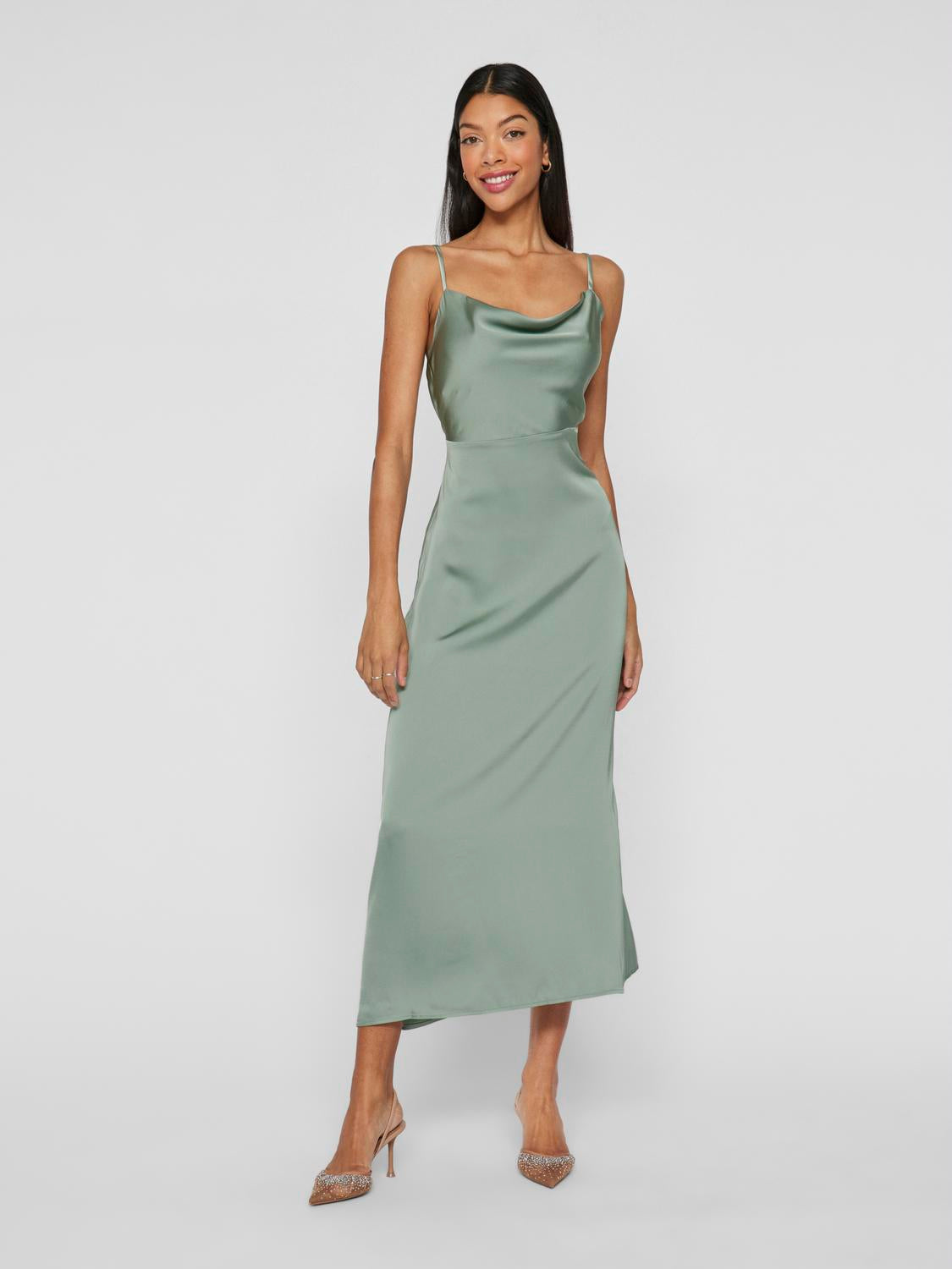 model_shot-front